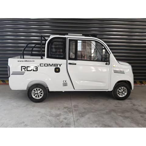 Mașină electrică RDB Comby, compactă și eficientă, ideală pentru copii, cu motor de 1500W și viteză.