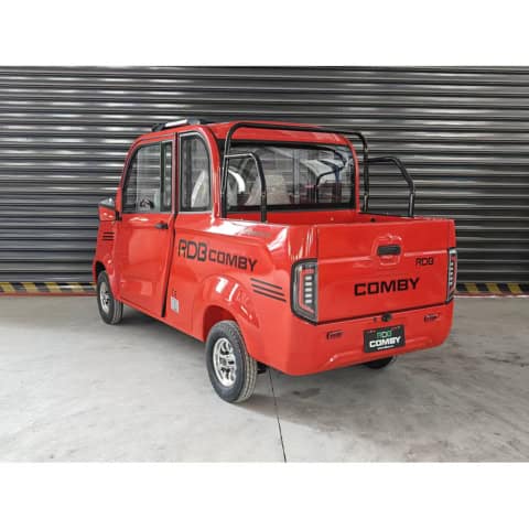 Mașină electrică RDB Comby, 1500W, 25km/h, ideală pentru copii și divertisment.
