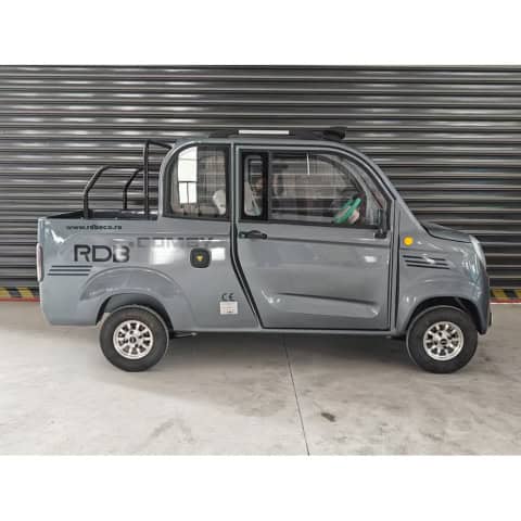 Mașină electrică RDB Comby, 1500W, viteză de 25 km/h, ideală pentru copii.